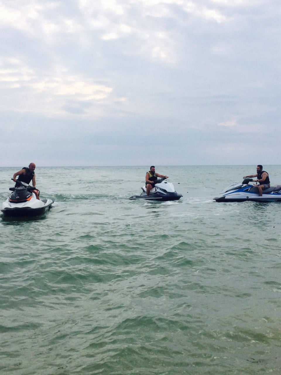  Prontos para acelerar no mar