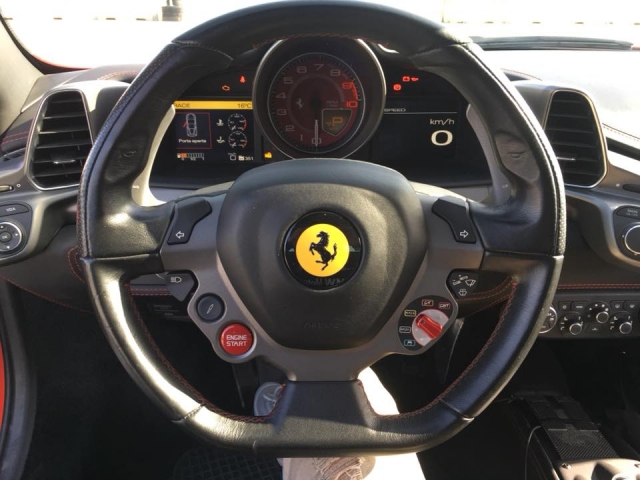  Le volant de notre Ferrari 