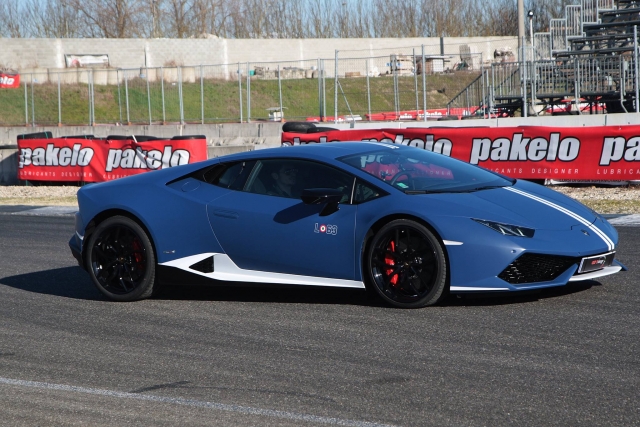  Lamborghini Huracan Evo 