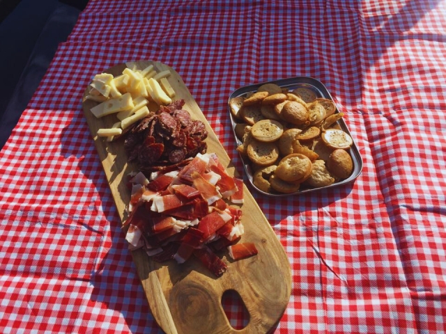  Aperitivo de productos típicos 