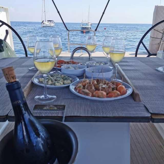 Aperitif on board 