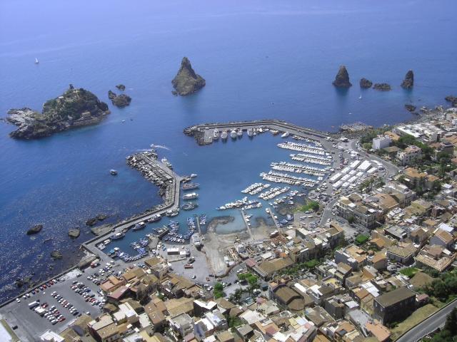  Aci Trezza 