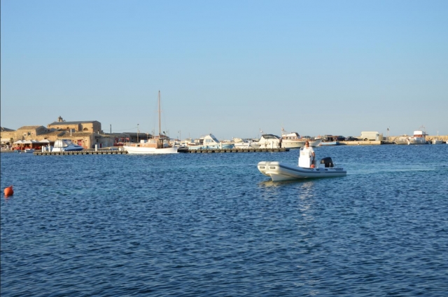  alquiler sin licencia de barco 