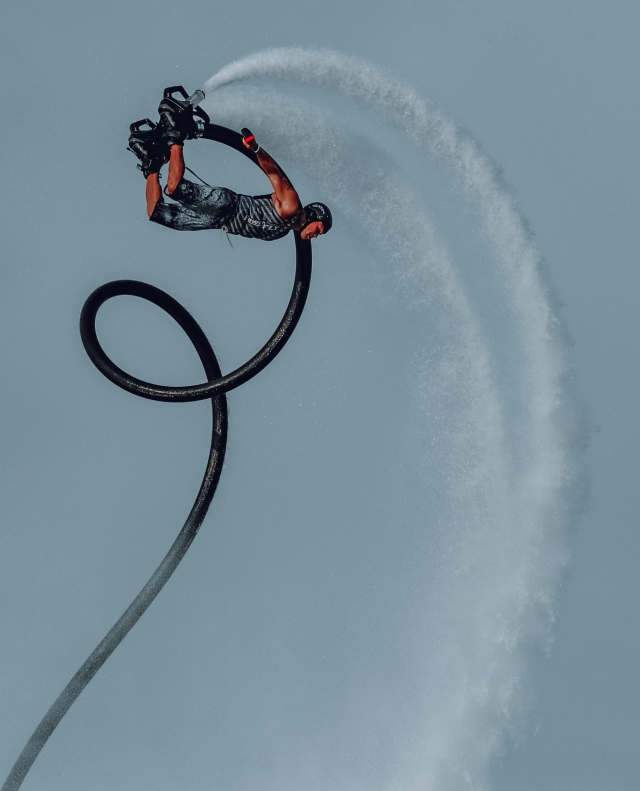 volando sull'acqua