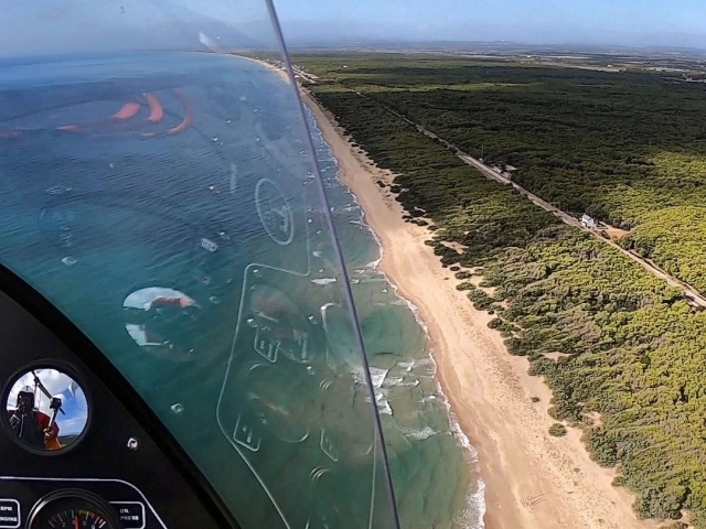 Scopri la costa ionica durante un volo aereo