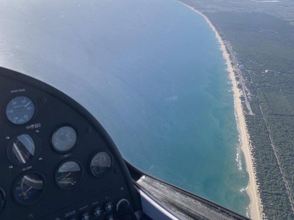 Voo em uma aeronave leve em Ginosa Voo em uma aeronave leve em Ginosa