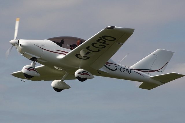  avion dans le ciel 