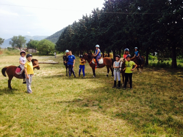 Enfants en excursion 