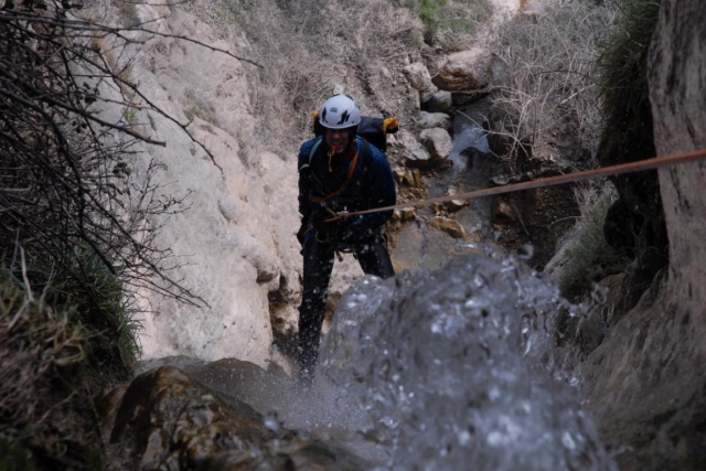  climb the rock 