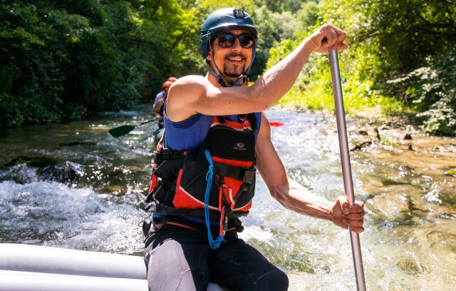  Rafting instructor 