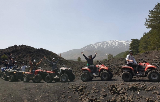 p-67535-tutti-felici-in-quad_16106350461812.jpg