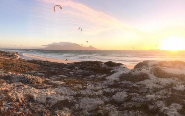  kitesurf al atardecer 