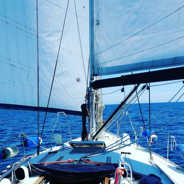 Barca in mare aperto