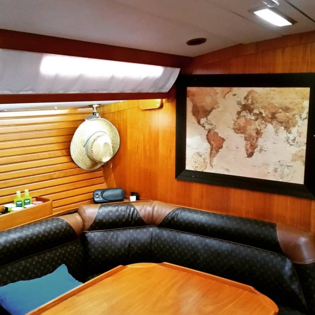 Interno barca a vela