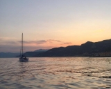 Jantar em barco para casais na baía de Noli 3 horas