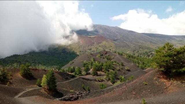  埃特纳火山徒步 