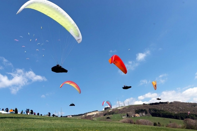  Paragliding on Lake d' Iseo. 