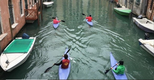  Le long des canaux de Venise 
