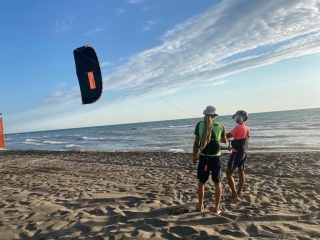 Privater Kitesurf-Unterricht in Lido di Tarquinia 1 Stunde