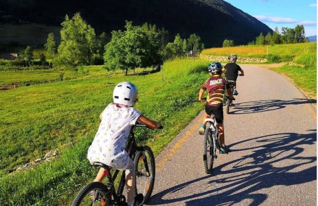  Little cyclists during the route