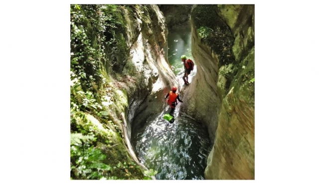  escalando as paredes do rio 