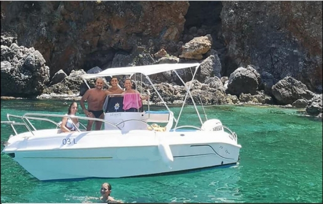  Mit dem Boot auf Sizilien 