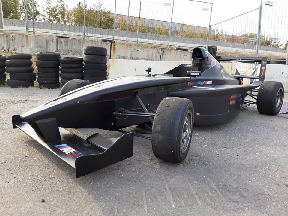 Essayez l'adrénaline à la tête d'une Formule 4 Essayez l'adrénaline à la tête d'une Formule 4