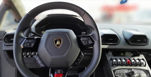  El volante del coche de carreras 