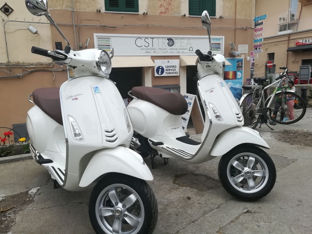  我们的 Vespas