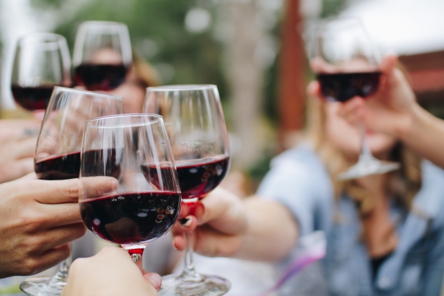 Degustando produtos típicos 