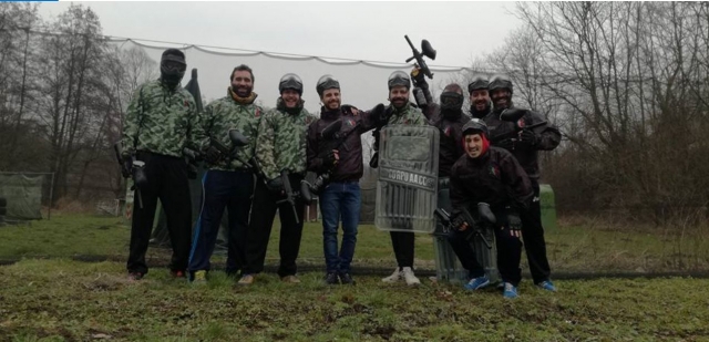  Play paintball 