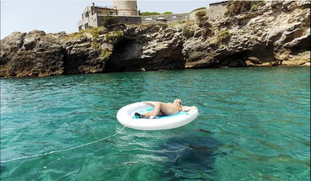  Nadar en el mar 