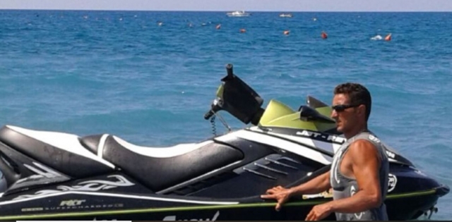 En el agua con la moto 