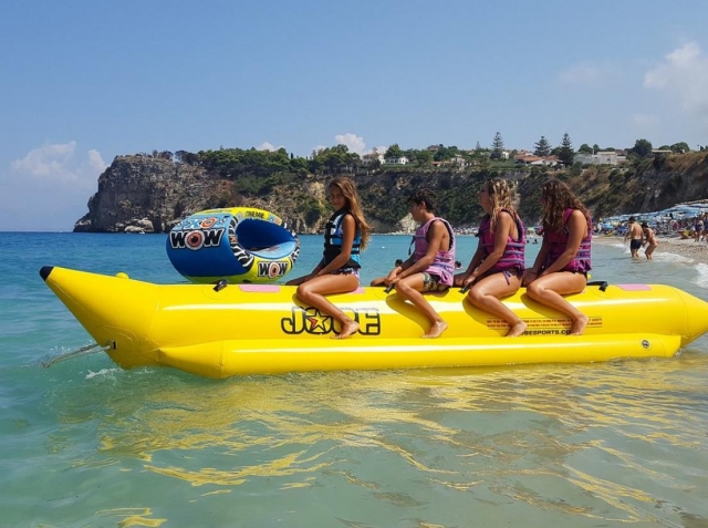Banana boat a Trapani