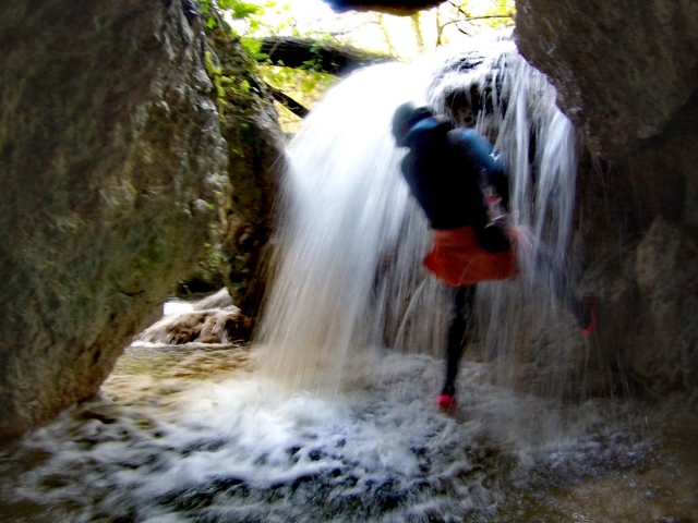  Descente d'une petite cascade 