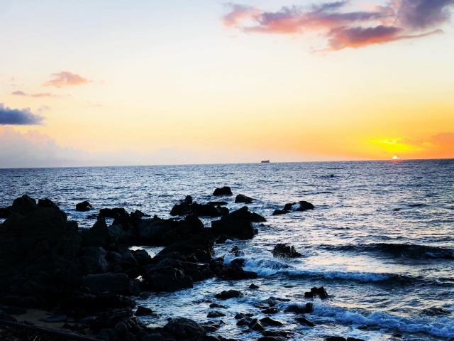  令人惊叹的海上日落 