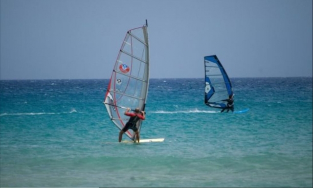  Windsurfing 