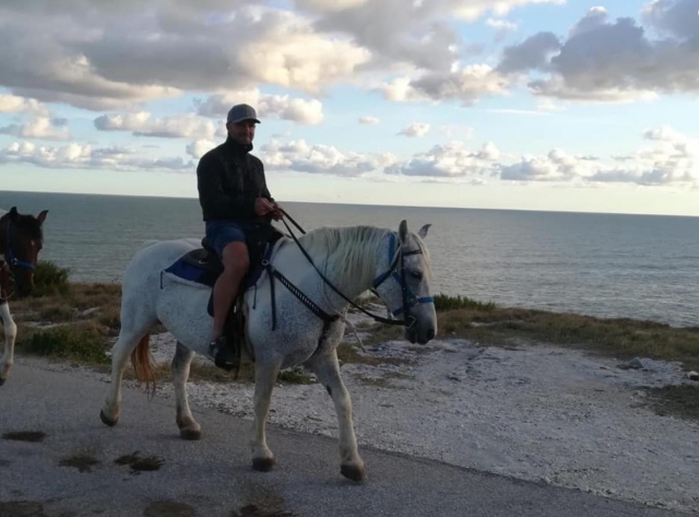  paseo a caballo por la costa de Montyicello
