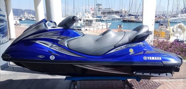  Jetskis 