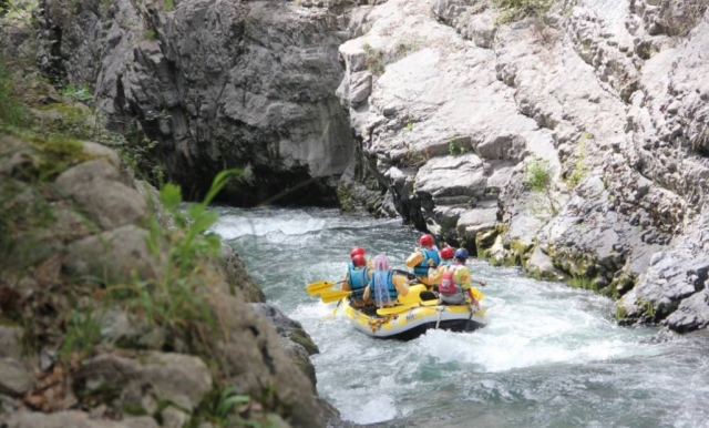  Rafting 