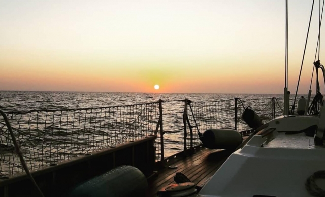  pôr do sol de barco 