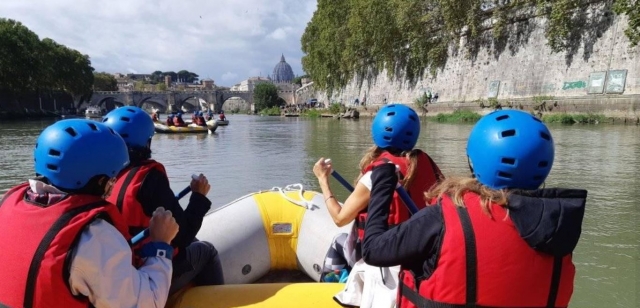  2-hour group rafting 