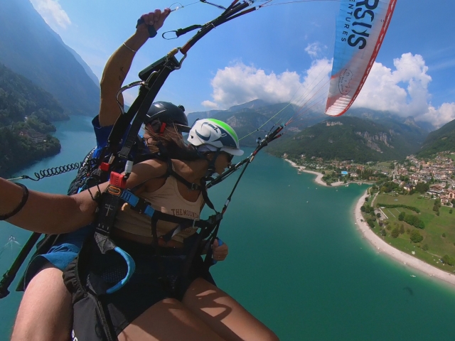 Parapente volant avec acrobatie à Trento 