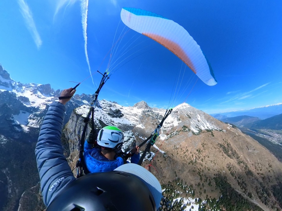  Sorve dans la parapente des Alpes italiennes