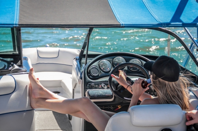 p-71142-godendo-dello-yacht_16413151308060.jpg
