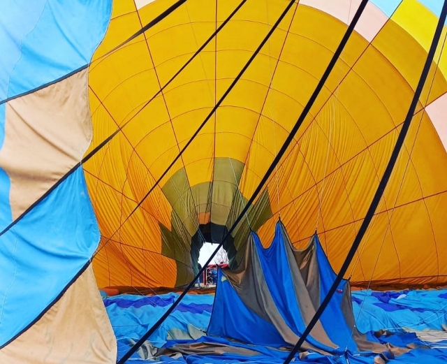  Inflando el globo aerostático 