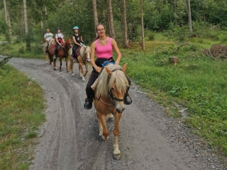 Passeggia a cavallo sulle Prealpi Orobiche 2h