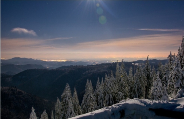 paesaggio montano notturno