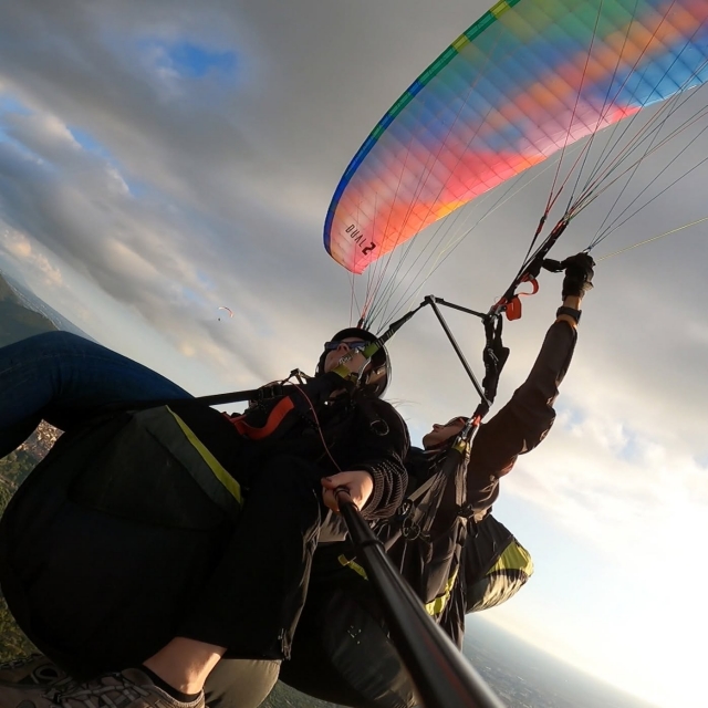 1-stündiger akrobatischer Tandem-Gleitschirmflug in Rom