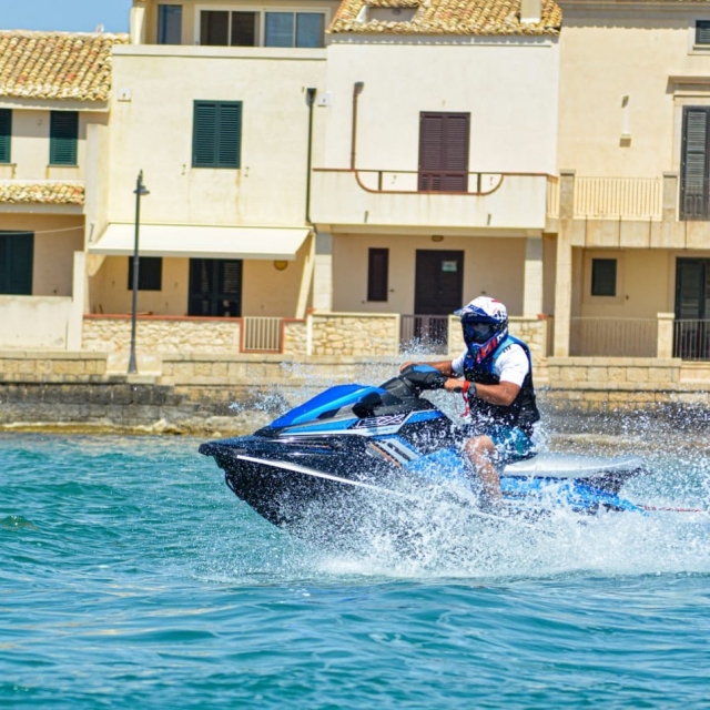  no porto com nosso jet ski